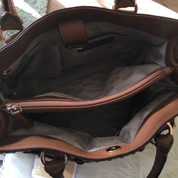 Michael Kors 2 Way Satchel - Picture 3 of 4